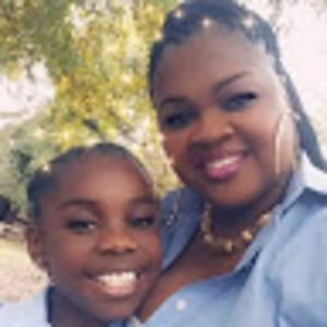 Meet your Posher, Mona